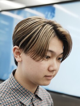 レタッチバイフィフス(RETOUCH by fifth) 自然な毛流れでラフにキマるセンターパート×ニュアンスパーマ