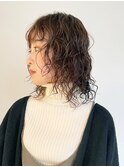 ウェーブミディアムフェミニンロングマロンベージュ_F0477