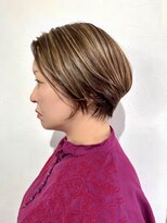 ウォーターリリー(Water Lily)&nbsp;【白髪ぼかしハイライトカラー】襟足美人ショートヘアくびれヘア