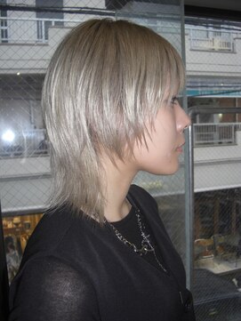 カート バイ デコ(Kurt by DECO) 【kanami】ハイトーンのシャギーウルフ