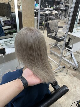 グレージュ／ブリーチ／池袋/ダブルカラー／ハイトーン