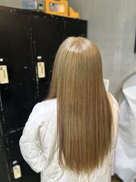 ロイ(Roy) ロングoneブリーチで髪質改トリートメント