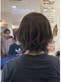 ランダムな外ハネウェーブヘア