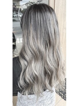 トリニティ(trinity) バレイヤージュ・ダメージ軽減サブリミックトリートメント