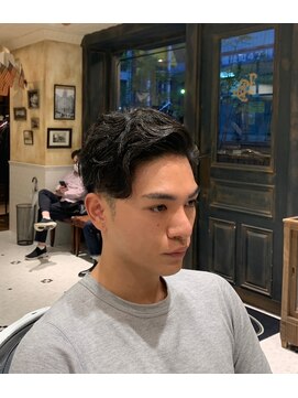 ルドローブラントオオサカ(LUDLOW BLUNT Osaka) 【LUDLOW BLUNT】ゆるパーマ ツーブロック七三分け サイドパート