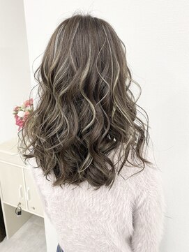 アオアクア バイ グルグル 小岩店(ao akua by GULGUL) グレーベージュ ミルクティーハイライト 小岩