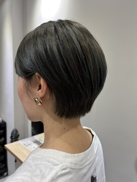 ベンジー 学芸大学店(benji) 【嶋崎お客様スタイル】ショートヘアxブリーチxオリーブグレー