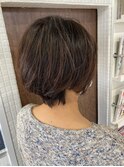 ステップボーンカットカットボブショートハイライト白髪ぼかし