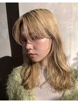 美容室 キムラ 金髪 と 巻き髪