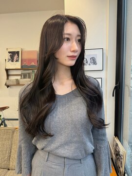 ポール(pole) 札幌30代ヘア　暗髪大人可愛いレイヤーロング