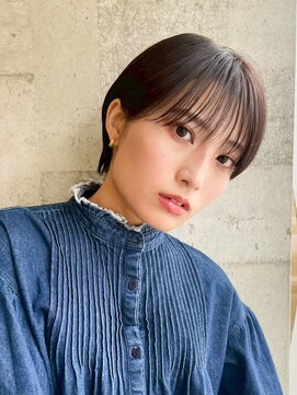 ザ シー 海老名(The C) コンパクトショート、軽め前髪、艶カラー、耳かけショート