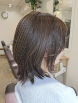 プラウドヘアー(Proud hair)&nbsp;外はね/くびれミディアムレイヤー/オシャレ染めアッシュ系
