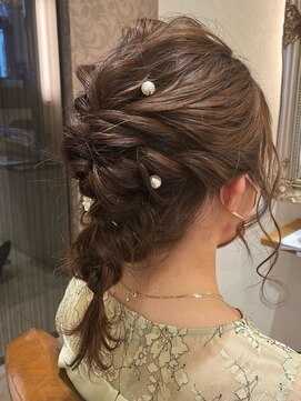 リール ヘアーアンドカンパニー(Rire Hair&Co.) 編み下ろしヘア/ミディアム