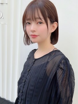 アイユー(ii+U) ナチュラルボブ　内巻き　ぱっつん前髪　アースカラー