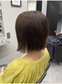 くすみブラウン×外ハネミニボブ