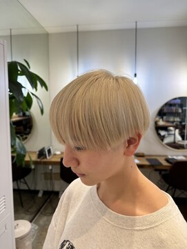 ラウブロッサム 大宮西口店(Lau Blossom) ブロンドカラー　ケアブリーチ　ショート