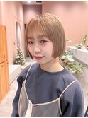 ボブルフ　ワンレン　ネビージュ　小顔　黒髪