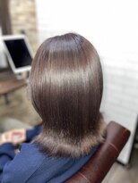 ハサミバイアトリエナガノ 千葉(8sami by atelier nagano)&nbsp;ショートボブ/センターパート/ツヤ髪/グラデーション/イヤリング