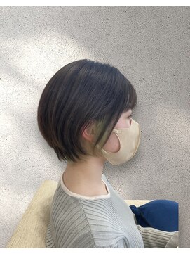 ベアーフルート 新潟店(BearFruit) ショートレイヤー/インナーカラー/グリーン