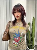 ワインレッドにくびれるハッシュカット