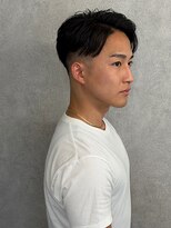 ライン(LYNE)&nbsp;アップバング×ツーブロックショート/フェードカット