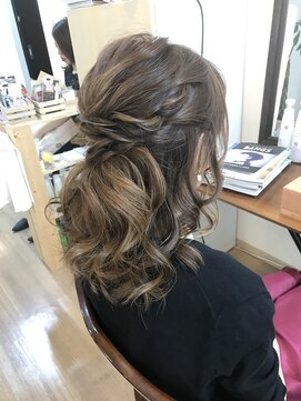 ロカット サロン(Roquat Salon) ふんわりハーフアップアレンジ 【ヘアセット 立川/立川南】