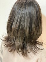 フゥカ 売市店(fuka)&nbsp;ミディアムウルフボブ　マッドグレージュ