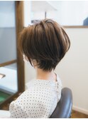 惚れ惚れするフォルムの大人ショートスタイル