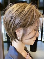 ラフ 立川(Laff)&nbsp;立川 似合わせカット ショート ショートボブ ミルクティーカラー