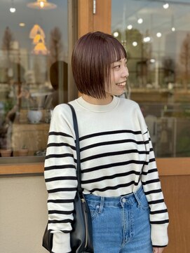 ウラオモテ 赤のミニボブ