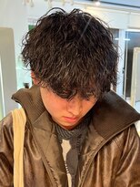 アイズ 海老名(AIZU)&nbsp;波巻きスパイラルパーマ メンズカット マッシュ 眉毛