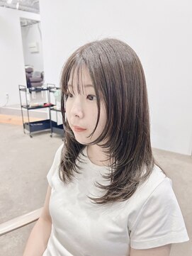 クローズ(cross-z) 小顔前髪イメチェンくびレイヤーカットアンブレラカラー