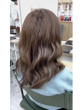 ナビバイケンジ(NaVI by KENJE) 透明感オリーブベージュ