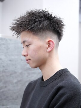 スラッシュ(SLASH) フェザーアップ/ジェットモヒカン/短髪/フェード/姫路