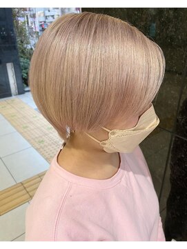 ヘアモイジャ(Hair Moija) ホワイトピンクのショートボブ