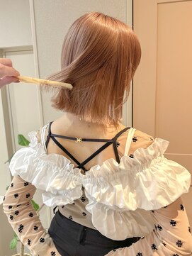 ニモ(NIMO.) ピンクベージュ外はね色素薄めカラー