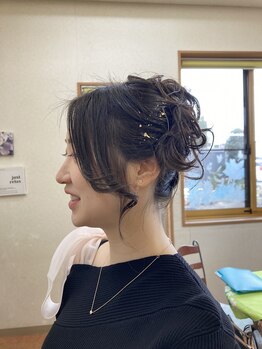 ミナル美容室の写真/【江曽島】結婚式やパーティーなどのイベントに☆周りと差がつくアレンジで、周りの視線を惹きつけます♪