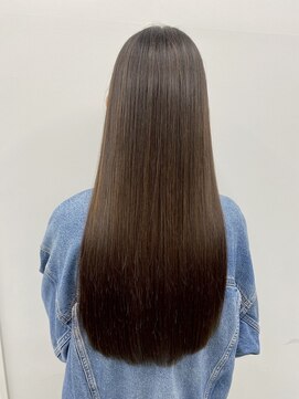 イユ(yeux) yeux【髪質改善トリートメント/韓国/学割U24/艶髪/天神/大名】