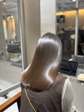 うる艶が続く髪質改善トリートメント