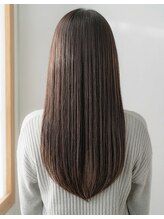 イルミナカラー【特徴１】　ブリーチをしなくても外国人風の髪色になれちゃう♪