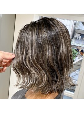 ループ(LOOP) 大人女性に大人気カラー［コントラストハイライト］