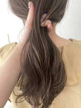 インビテーション(invitation) ハイライトカラー×ミルキーグレージュ