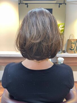 アルボーテルジェ(Art BeAute' ROUGET) 30代40代50代向け☆ふんわりまとまる内巻きボブ/ミディアム