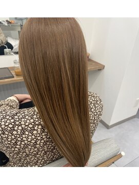 イラ(Era) ベージュカラー/ロングヘア