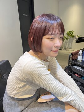 トレス(TRESS) 内巻きボブ　レイヤーボブ　ピンクカラー