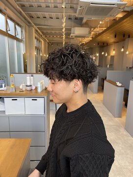 エマピボット 中川本店(EMA PIVOT) スパイラルパーマ