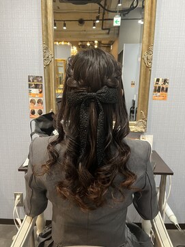 ハナハナプラス(hana hana+) 編み込みハーフアップ