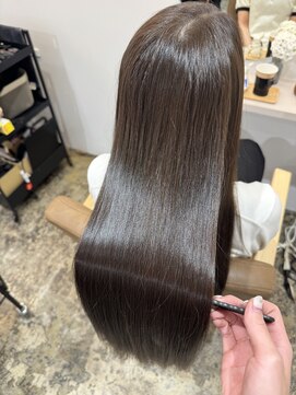 ユッカ 梅田(YUCCA) 【 YUCCA 】大人可愛い20代30代40代 ロング/切りっぱなし