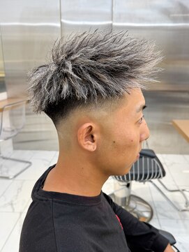 ルーシー 渋谷(LUCEY) ツイストジェットスキンフェードホワイトメッシュ極道パーマ