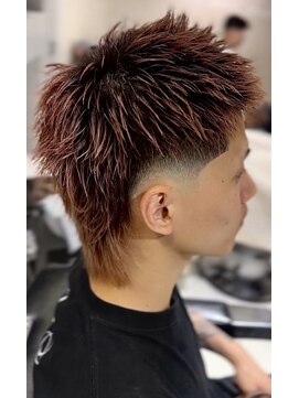 フランクスバーバーリベラルド 横浜(FRANK'S BARBER LIBERALD) フェザーパーマサーフカール刈り上げセンターパート